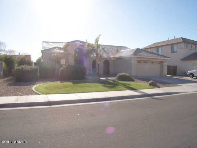 3684 South Martingale Road Gilbert, AZ 85297 - Photo 4 of 21 FRONT