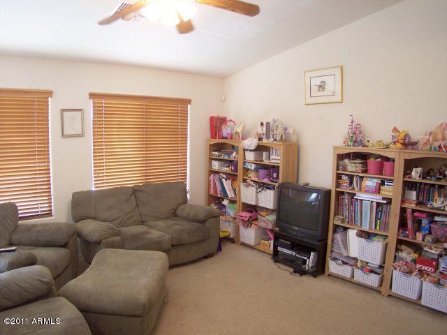 3684 South Martingale Road Gilbert, AZ 85297 - Photo 9 of 21 FAMILY ROOM