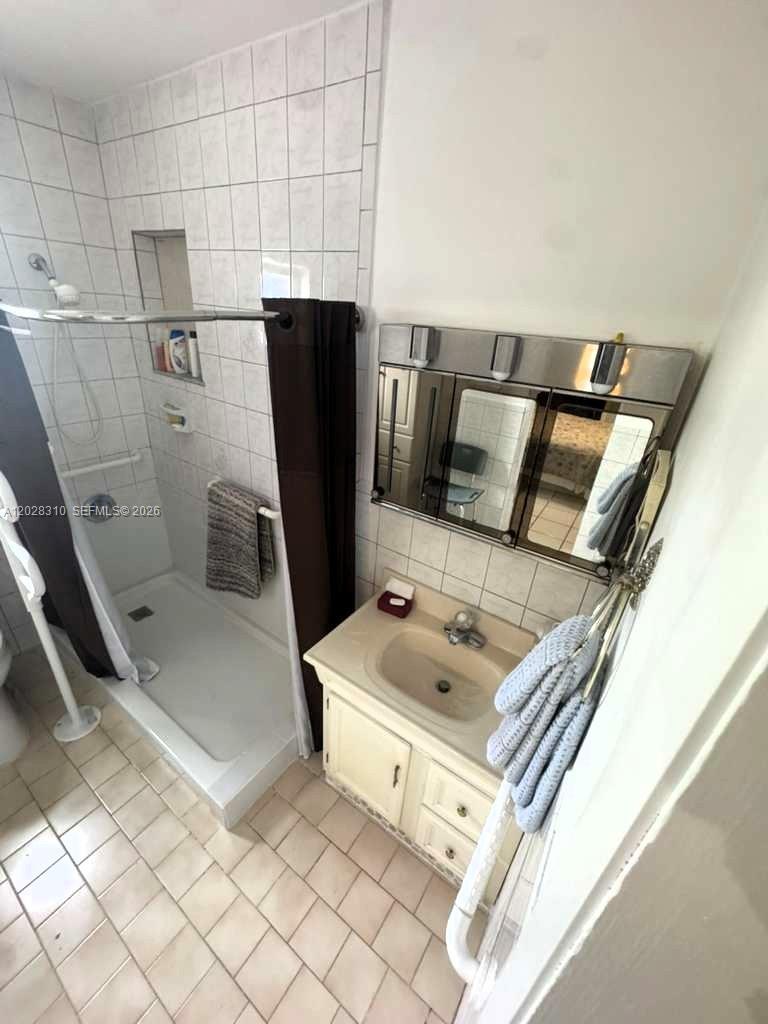 252 East 37th Street Hialeah, FL 33013 - Photo 29 of 51