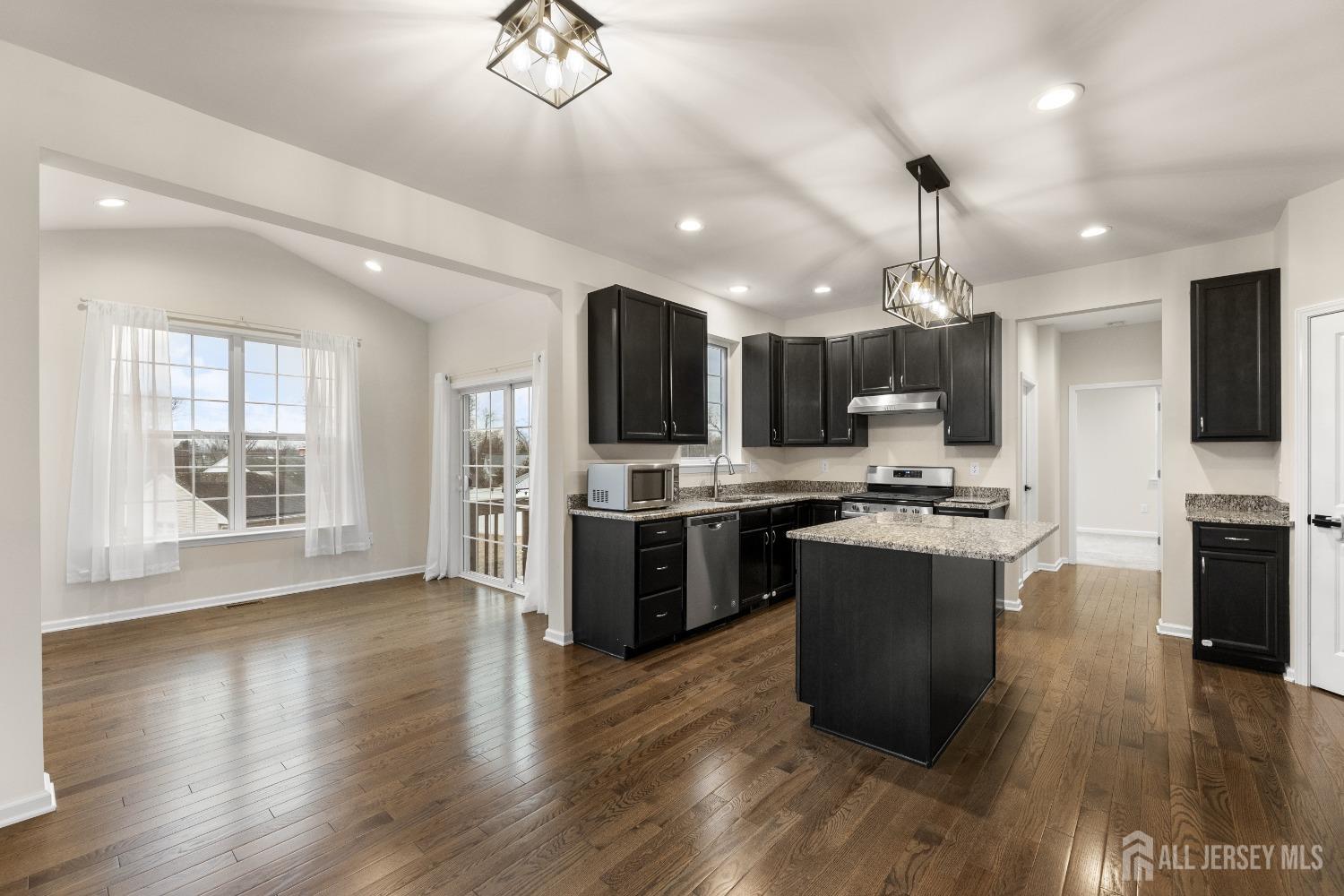 41 Stoneham Road Ewing, NJ 08638 - Photo 17 of 50 Gallery Image 17