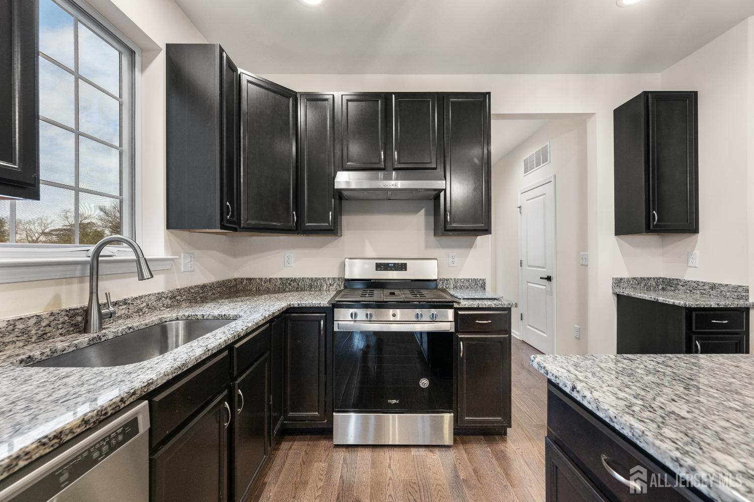 41 Stoneham Road Ewing, NJ 08638 - Photo 19 of 50 Gallery Image 19