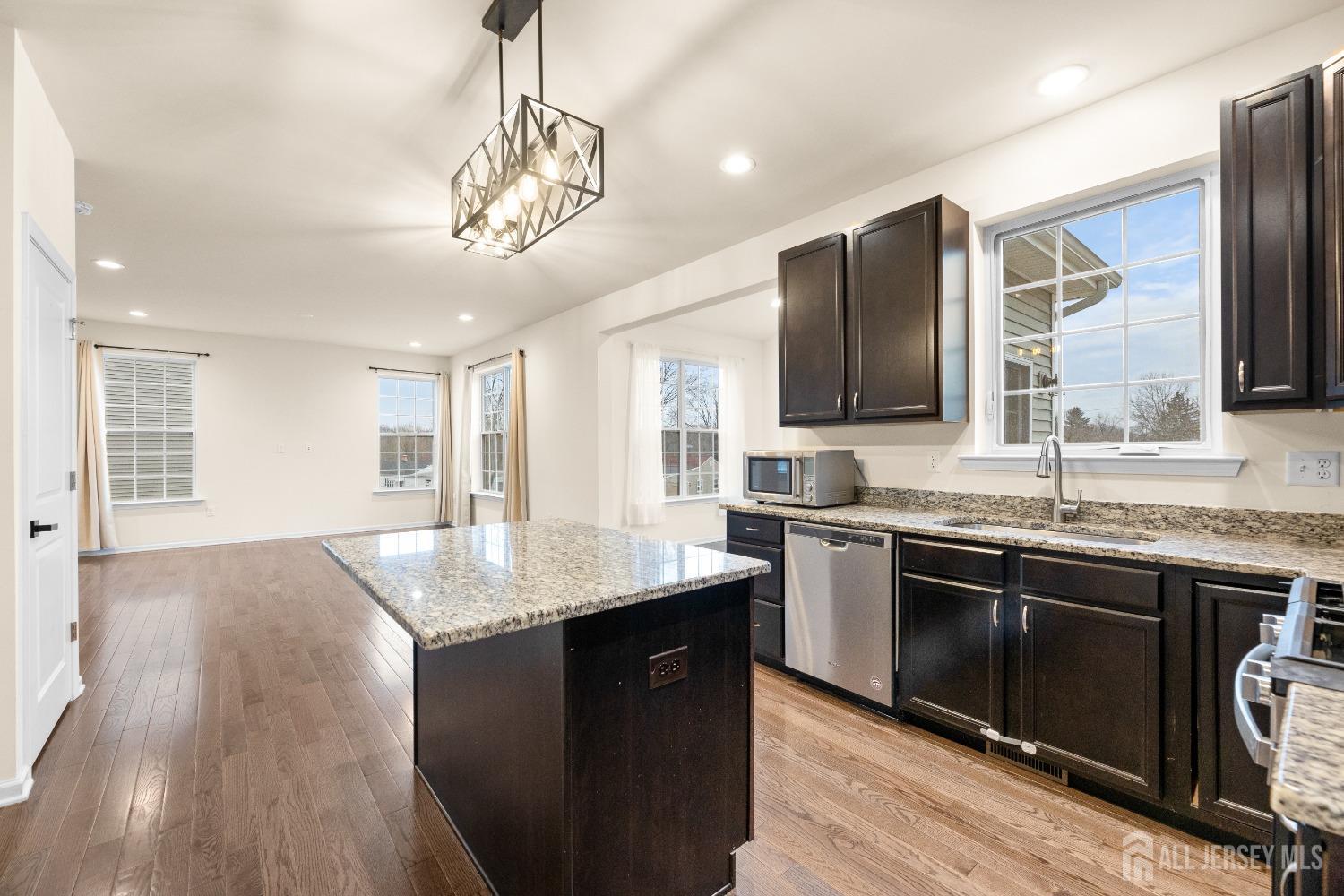 41 Stoneham Road Ewing, NJ 08638 - Photo 21 of 50 Gallery Image 21
