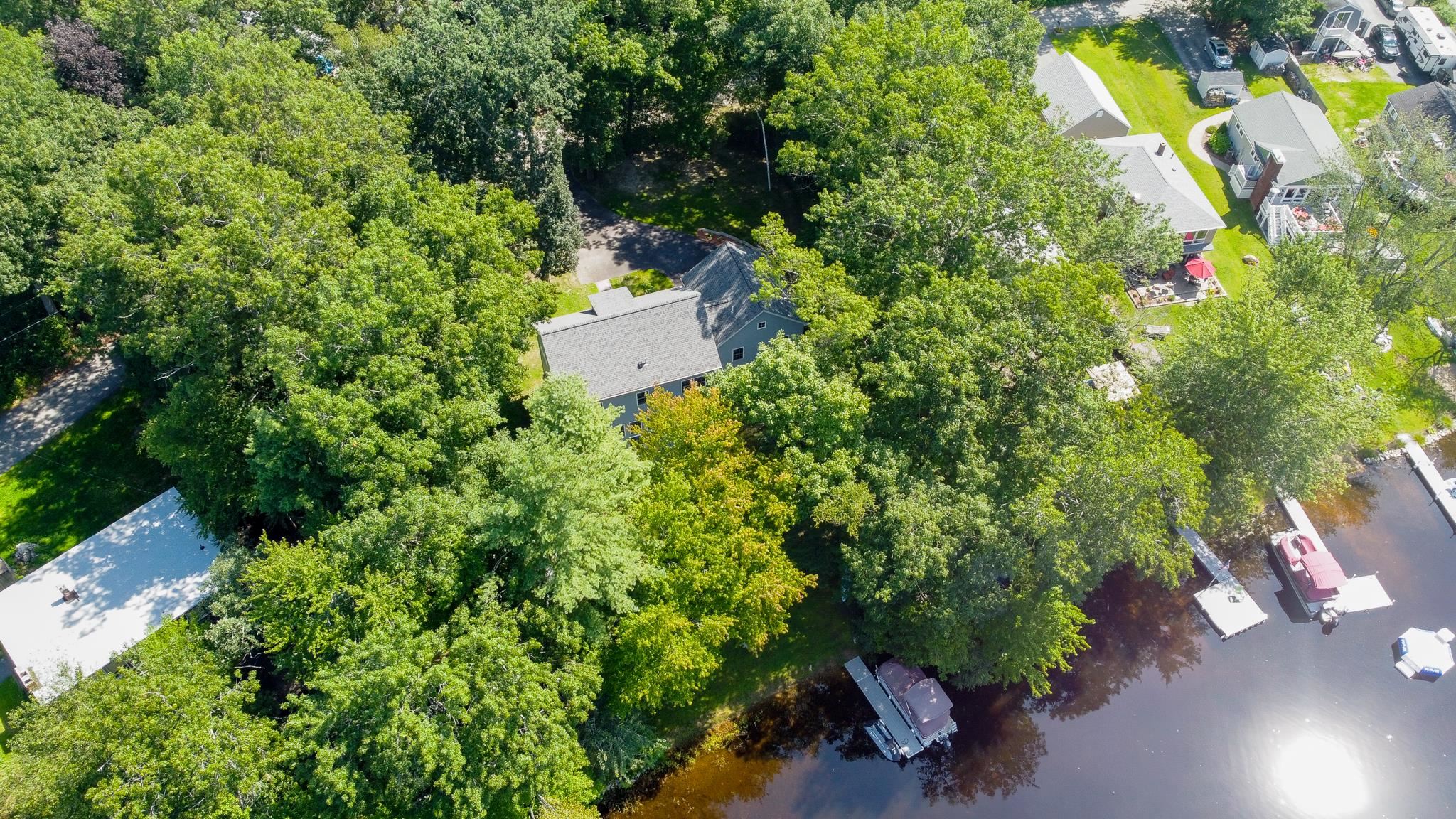 13 Escumbuit Road Derry, NH 03038 - Photo 2 of 2