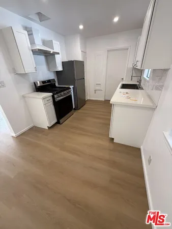 $2,798 | 1543 11th Street, Unit D, Santa Monica, CA 90401