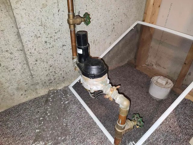 $1 | 205 Alvin Circle, Beaver Dam, WI 53916