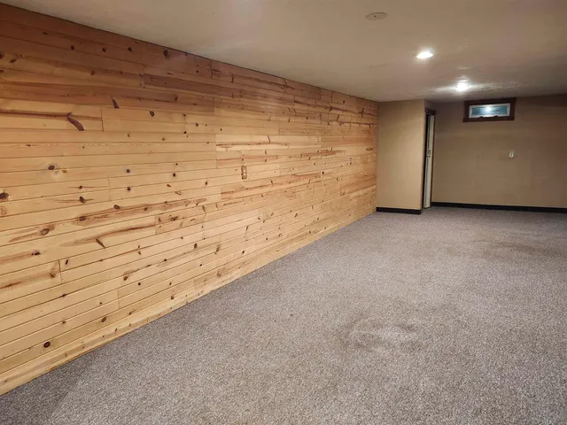 $1 | 205 Alvin Circle, Beaver Dam, WI 53916