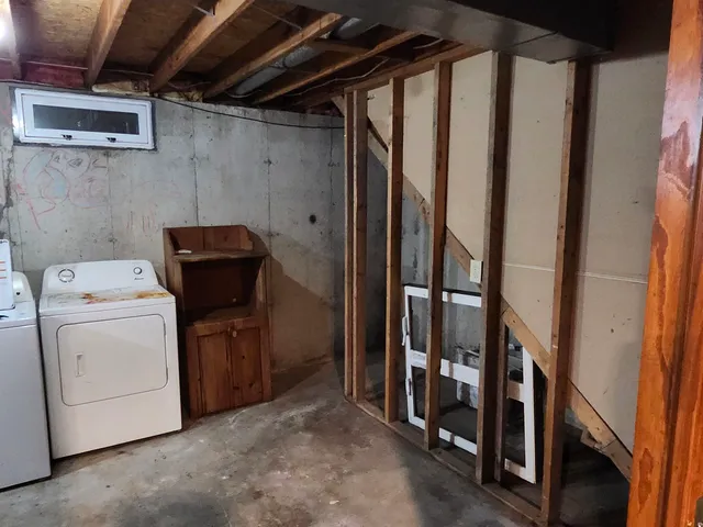 $1 | 205 Alvin Circle, Beaver Dam, WI 53916