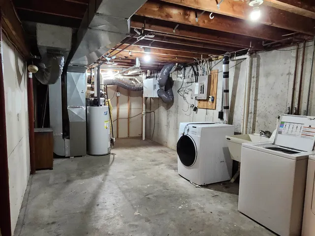 $1 | 205 Alvin Circle, Beaver Dam, WI 53916