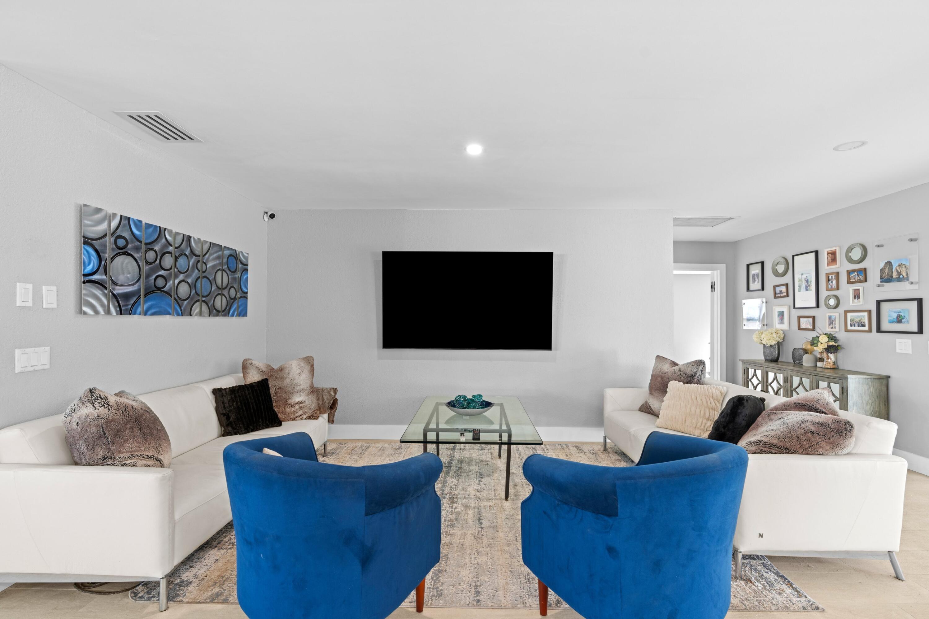 383 Denny Court Boca Raton, FL 33486 - Photo 11 of 43 Living Room