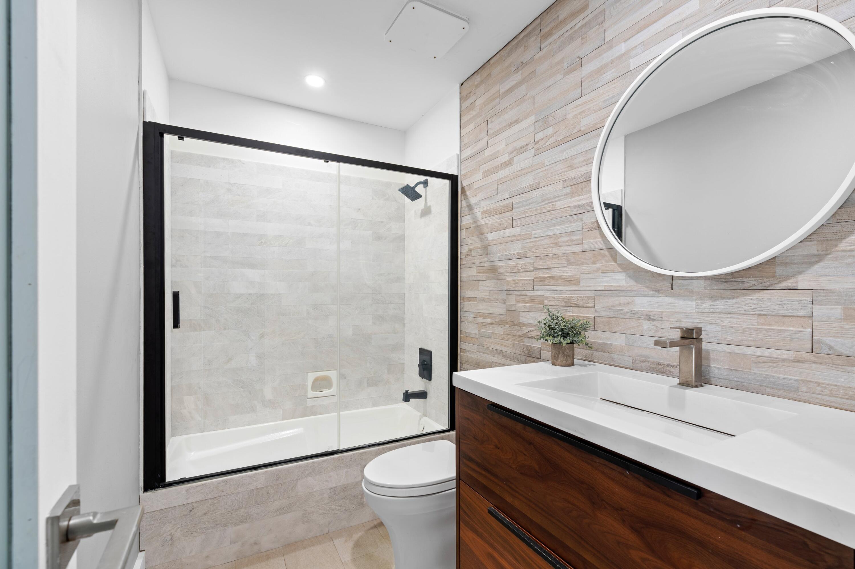 383 Denny Court Boca Raton, FL 33486 - Photo 21 of 43 Bathroom #3