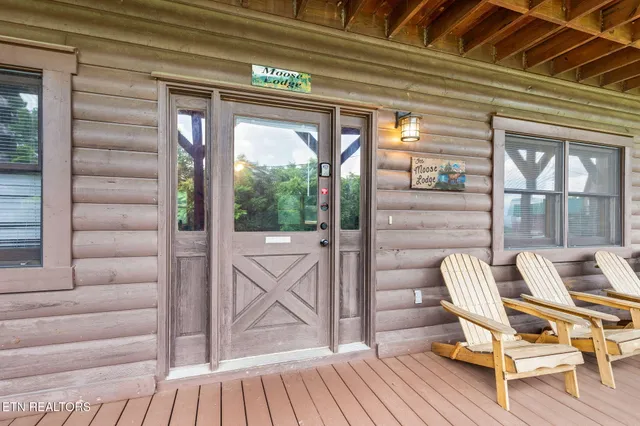 $825,000 | 2039 Oakmont Drive, Sevierville, TN 37876