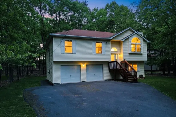 $343,000 | 9 Sycamore Circle, Albrightsville, PA 18210