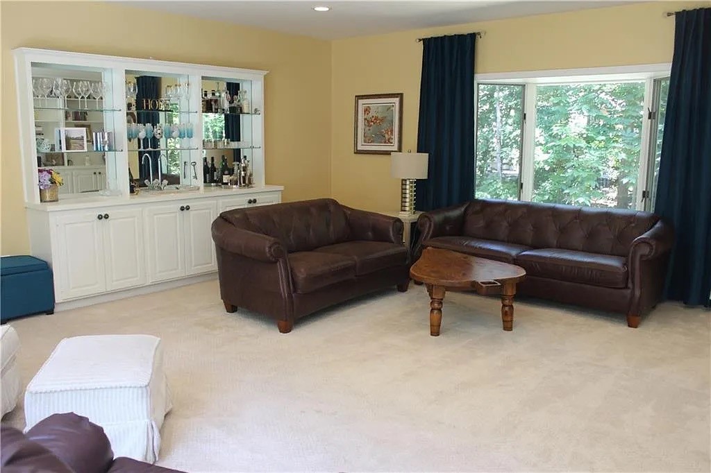 336 Gilbert Stuart Drive Warwick, RI 02818 - Photo 15 of 41