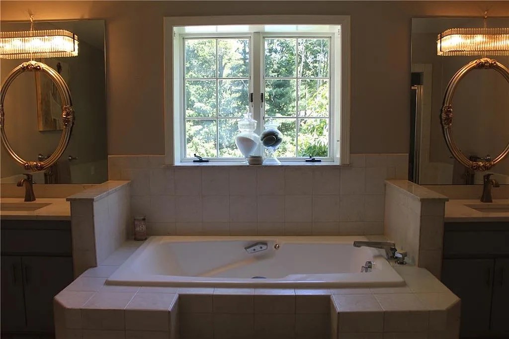 336 Gilbert Stuart Drive Warwick, RI 02818 - Photo 26 of 41