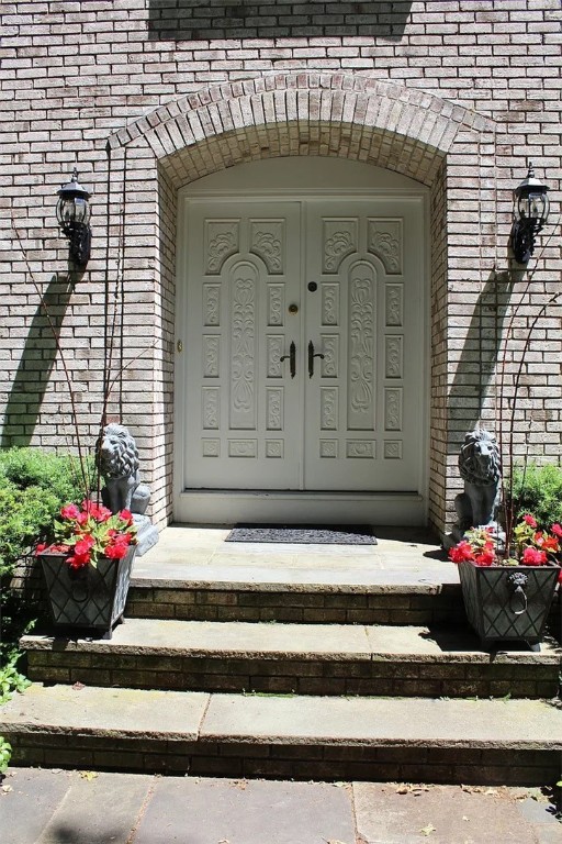 336 Gilbert Stuart Drive Warwick, RI 02818 - Photo 3 of 41