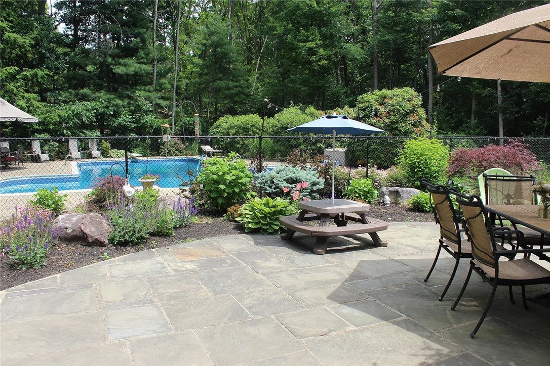 336 Gilbert Stuart Drive Warwick, RI 02818 - Photo 38 of 41