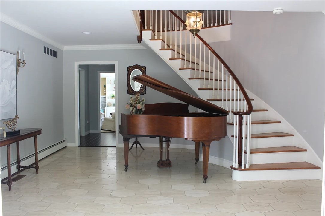 336 Gilbert Stuart Drive Warwick, RI 02818 - Photo 5 of 41