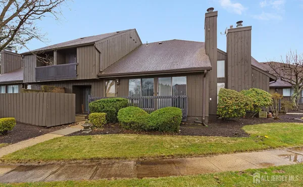 $599,900 | 29 Westgate Drive, Edison, NJ 08820