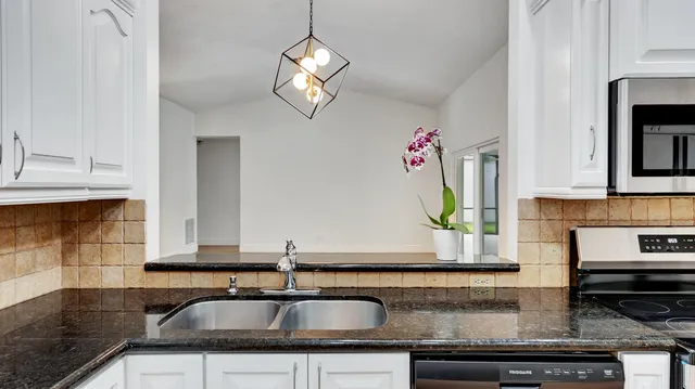 $4,600 | 20977 Country Creek Drive, Boca Raton, FL 33428