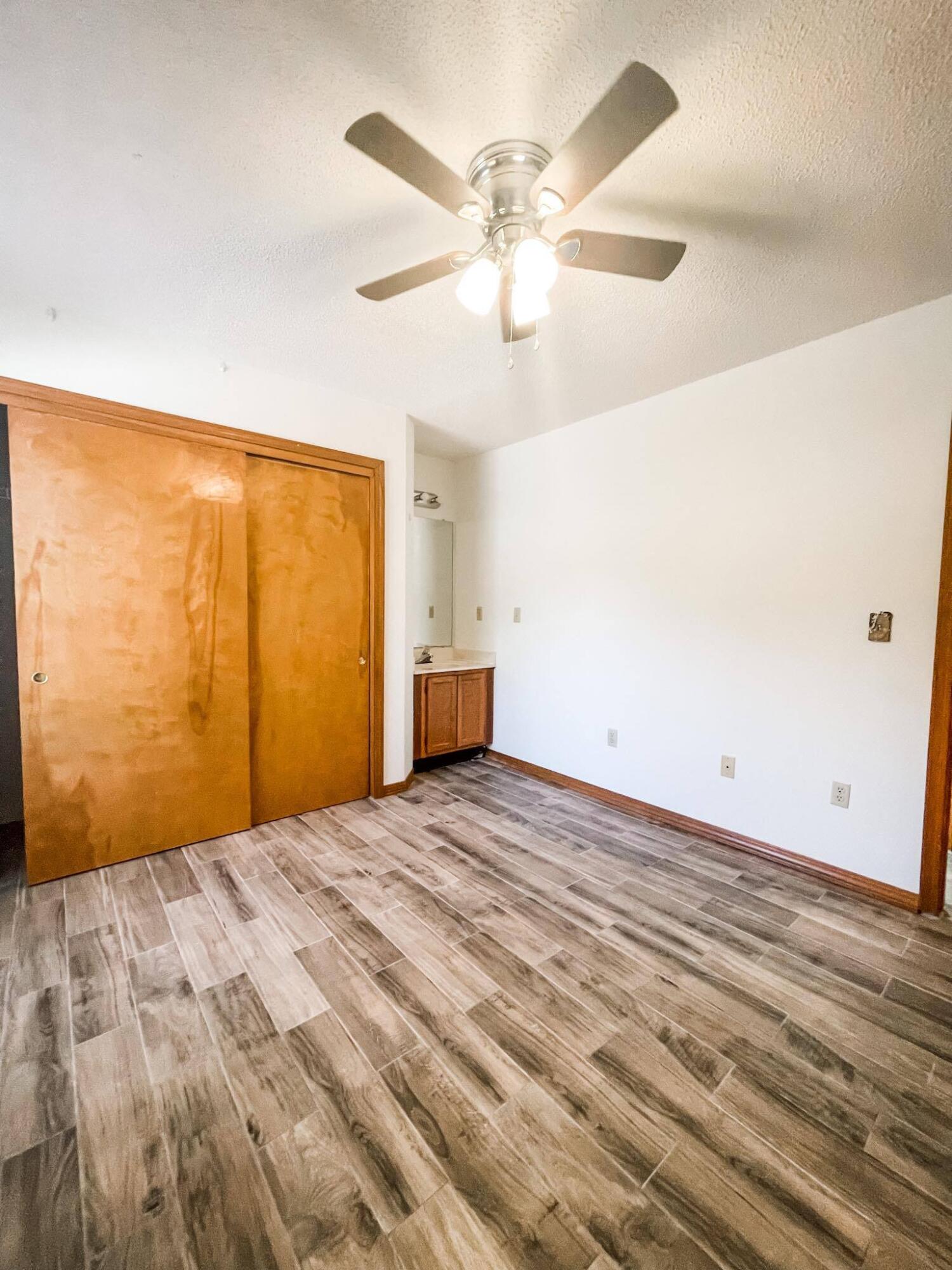 888 Culp Avenue, Unit 3 Fort Walton Beach, FL 32547 - Photo 9 of 12 a view of an empty room