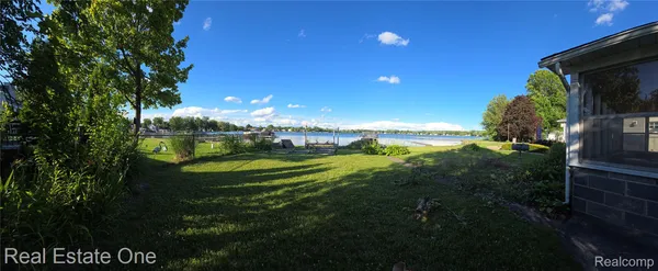 $500,000 | 9743 Beverly Drive, Pinckney, MI 48169