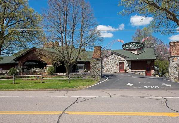 $825,000 | 5100 Glendale Road, Mound, MN 55364