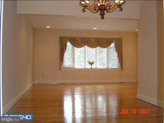 409 Chesterfield Jacobstown Road Chesterfield, NJ 08515 - Photo 3 of 6 Living Room