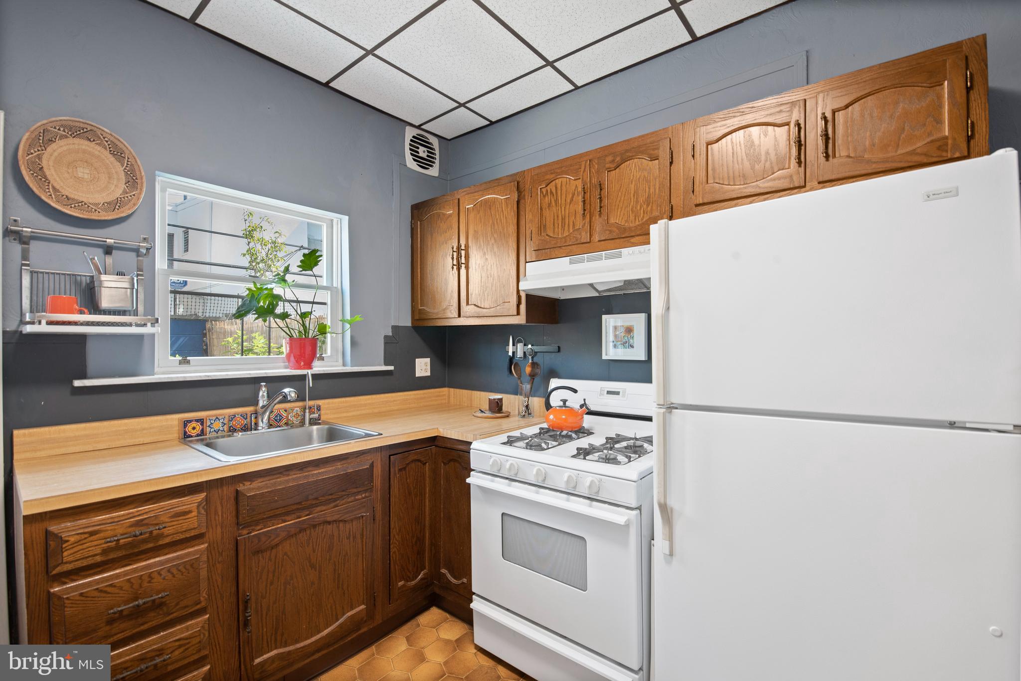 1819 Tree Street Philadelphia, PA 19145 - Photo 10 of 24 Gallery Image 10