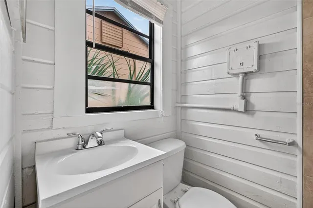 $260,000 | 4811 Fairfield Avenue South, St. Petersburg, FL 33711