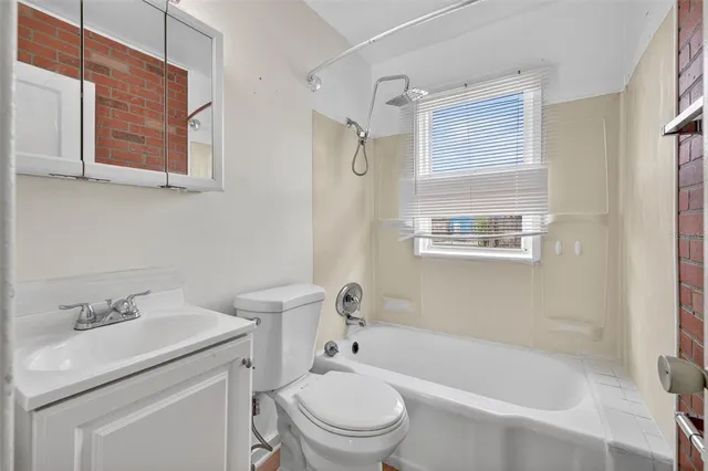 $260,000 | 4811 Fairfield Avenue South, St. Petersburg, FL 33711