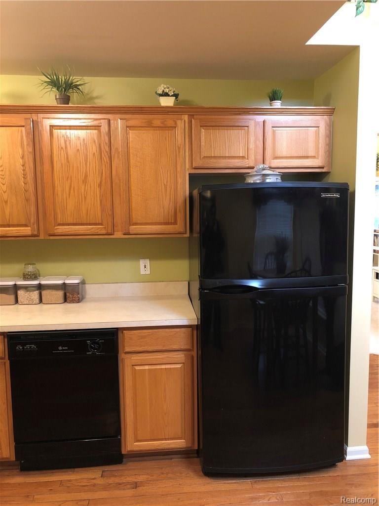 471 Cherry Grove Road Canton, MI 48188 - Photo 20 of 61 DA356F64-AD9A-43BB-A00A-D738B73CE079.jpeg