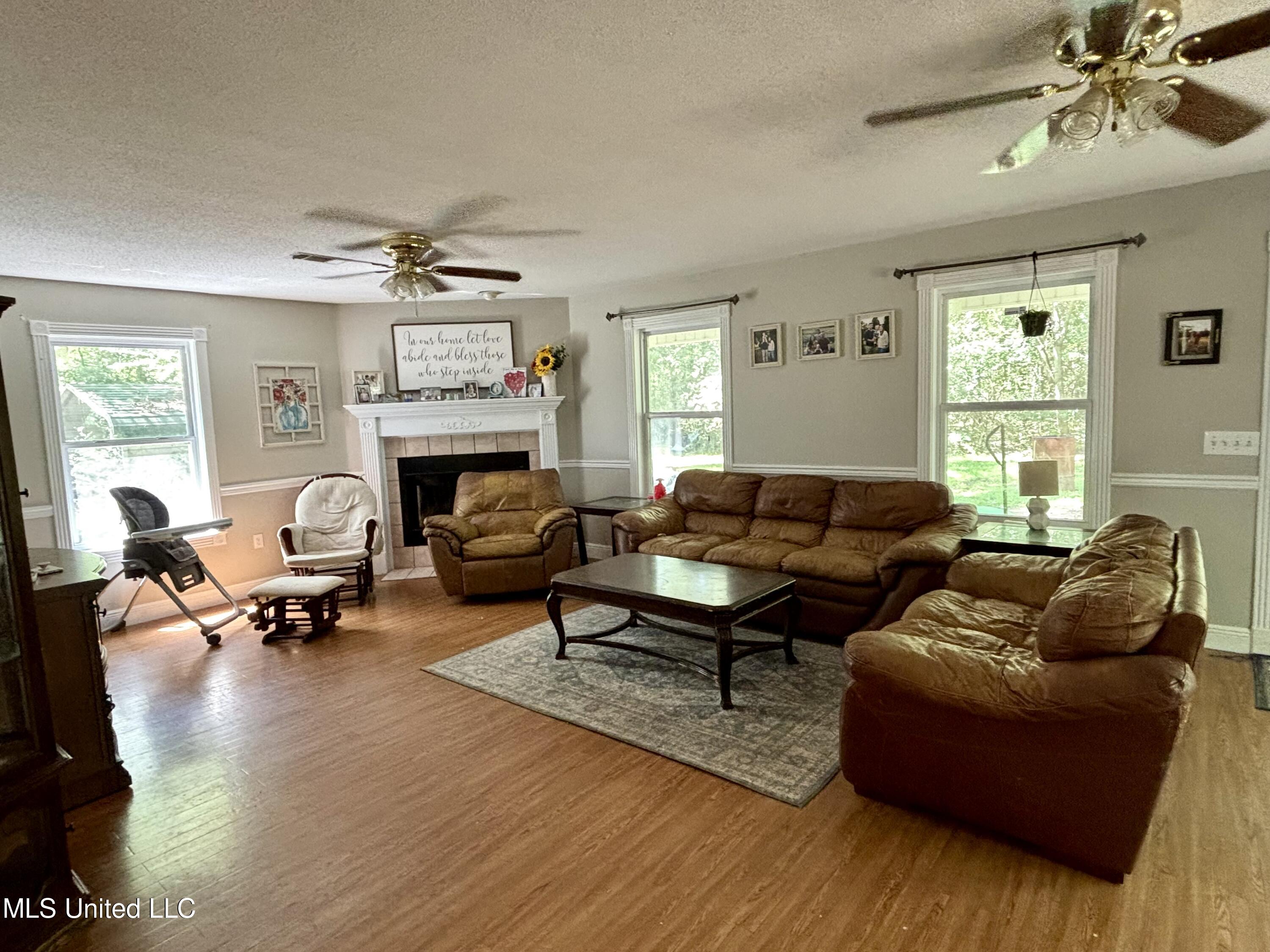 34 Justin Road Carriere, MS 39426 - Photo 6 of 21 IMG_5055