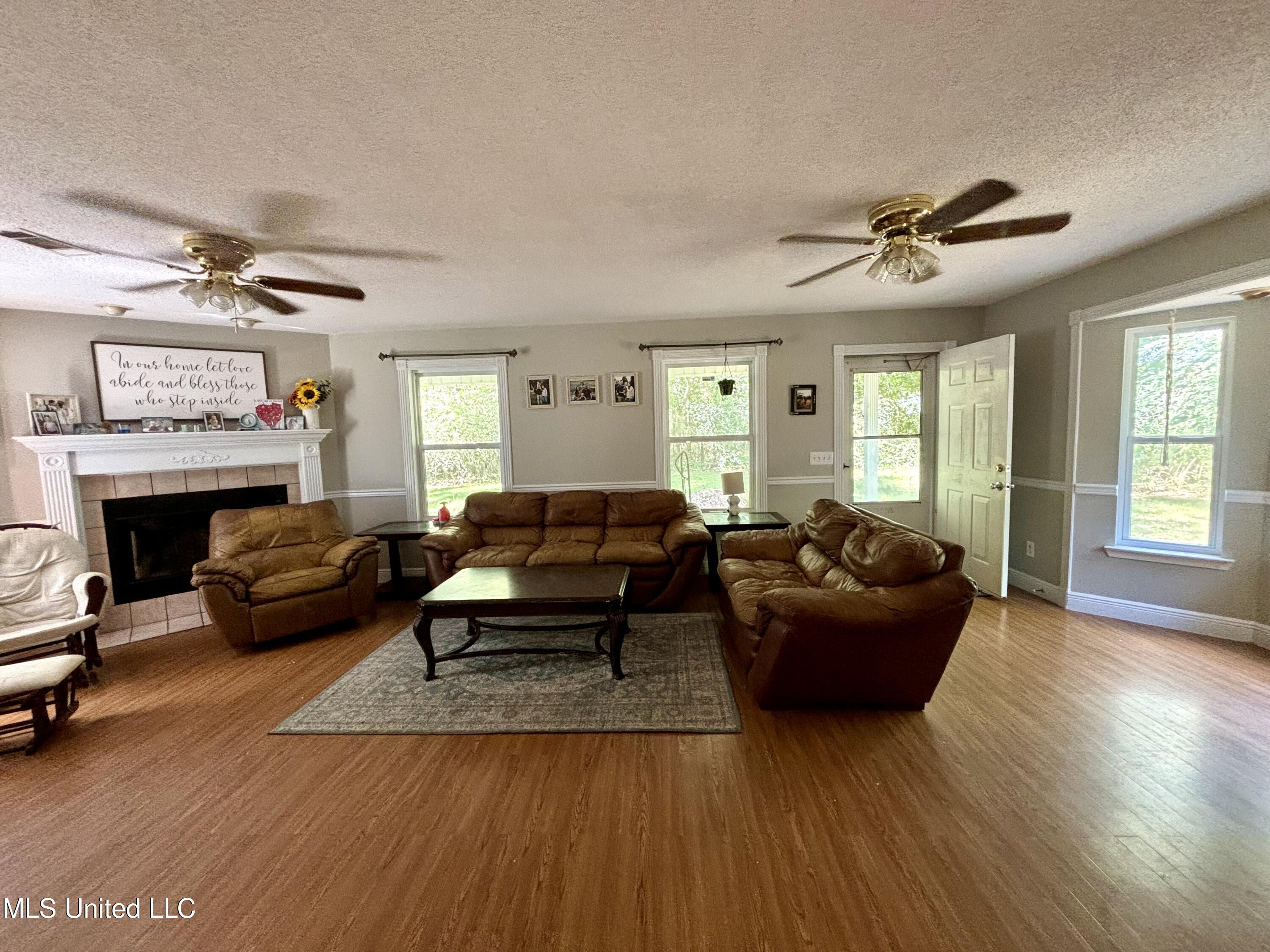 34 Justin Road Carriere, MS 39426 - Photo 7 of 21 IMG_5058