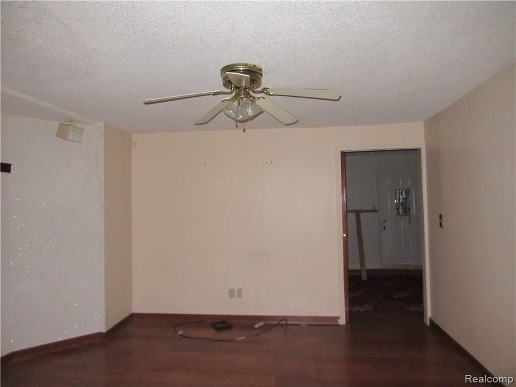 3586 Spring Hill Avenue Inkster, MI 48141 - Photo 14 of 20 013.JPG