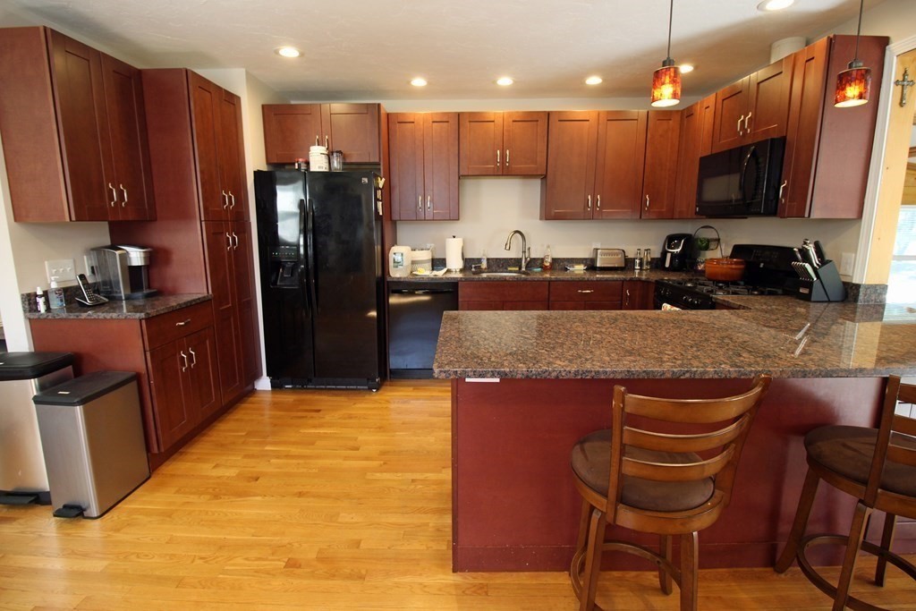 817 Concord Road Marlborough, MA 01752 - Photo 1 of 29 Gallery Image 1