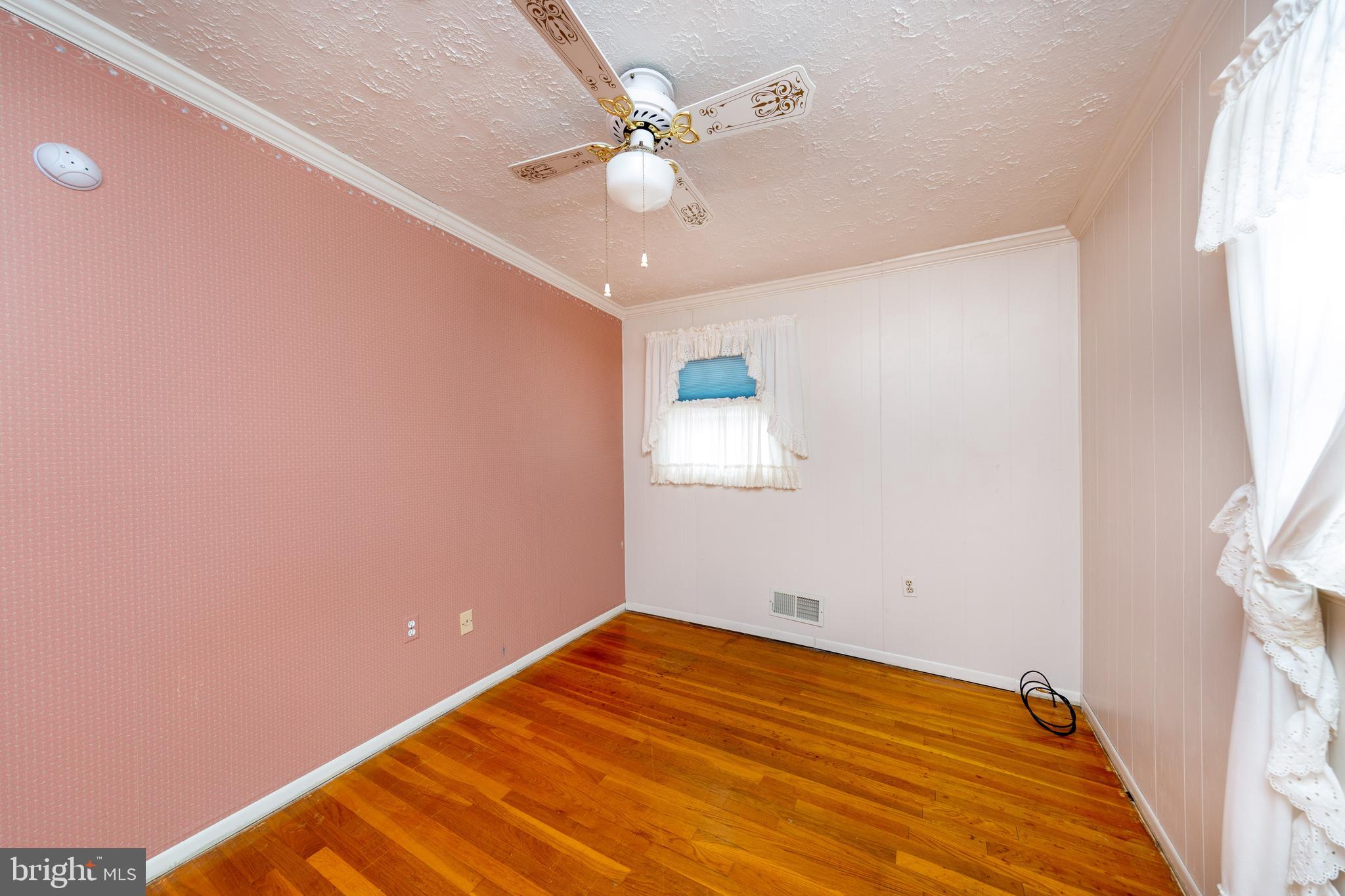 6831 Queens Ferry Road Baltimore, MD 21239 - Photo 13 of 30 Bedroom 2 with Ceiling Fan