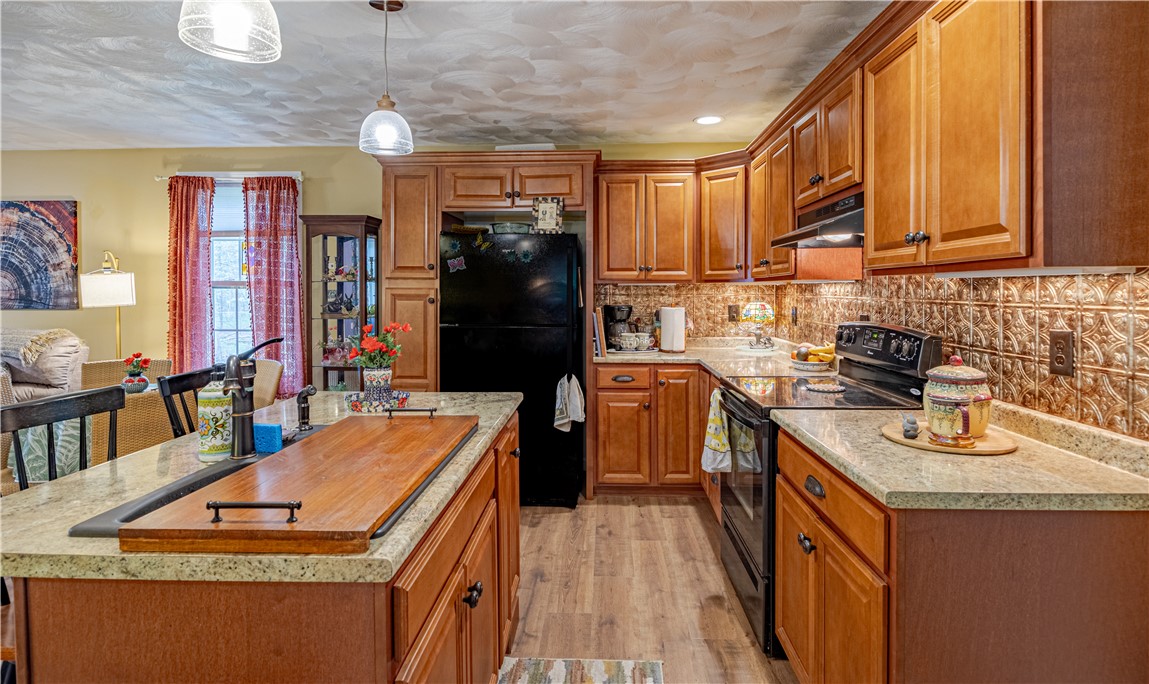 956 Reynolds Road Glocester, RI 02814 - Photo 16 of 28