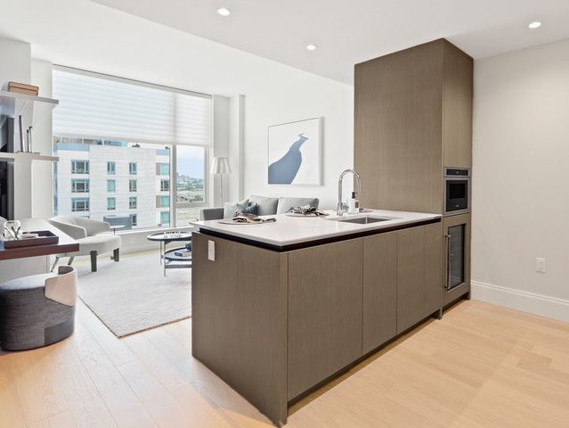 $1,611,000 | 380 Harrison Avenue, Unit PH2A, Boston, MA 02118