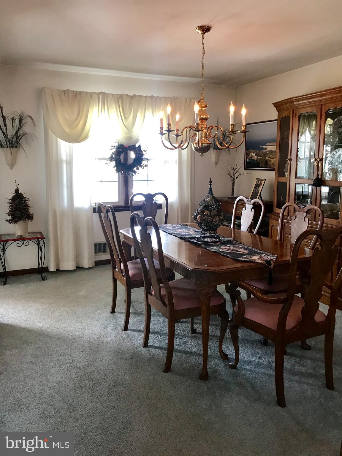 62 Hempstead Road Trenton, NJ 08610 - Photo 6 of 16 Dining room