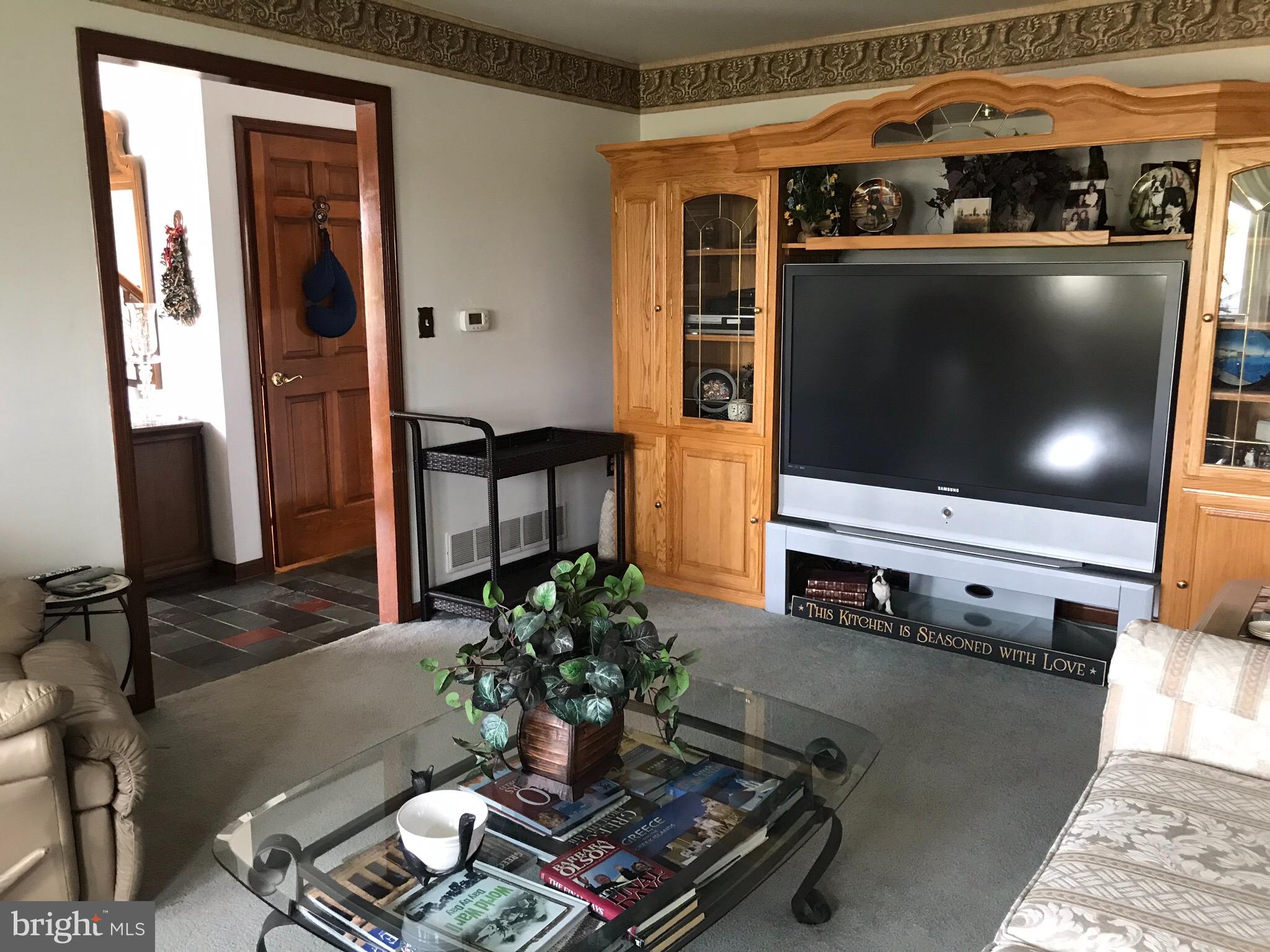62 Hempstead Road Trenton, NJ 08610 - Photo 9 of 16 Living room