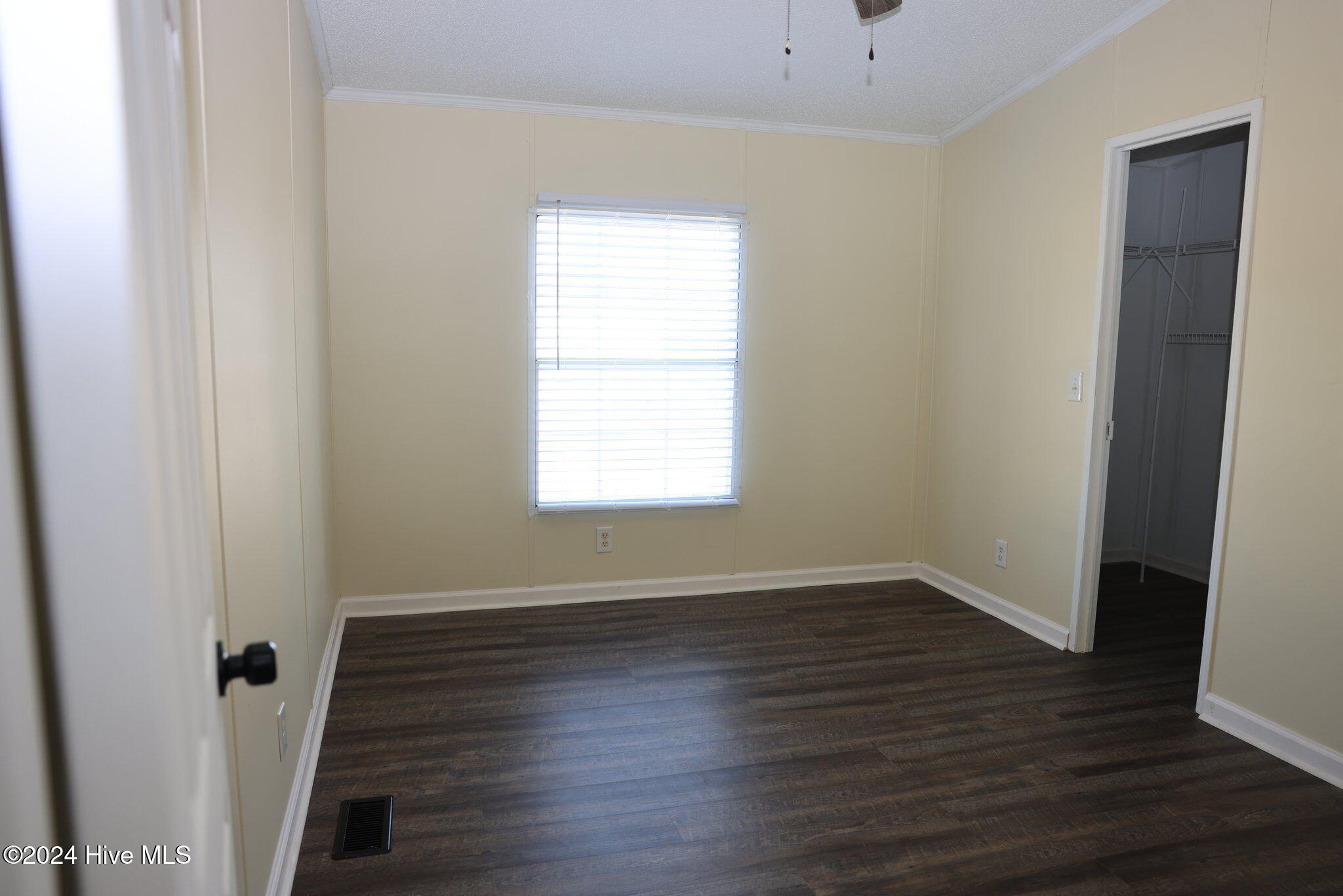 307 North Winchester Lane Hubert, NC 28539 - Photo 11 of 16 .