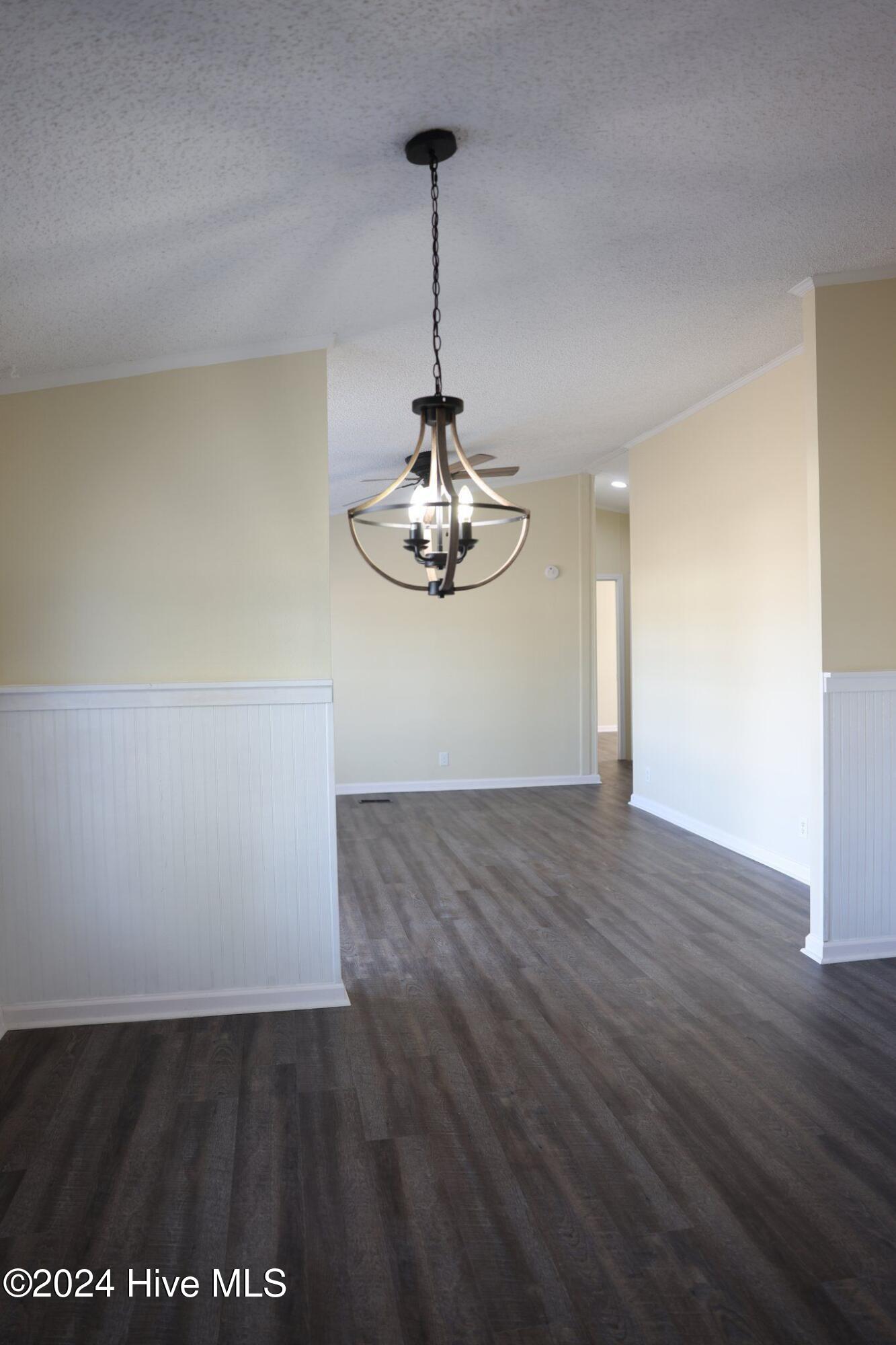 307 North Winchester Lane Hubert, NC 28539 - Photo 2 of 16 .