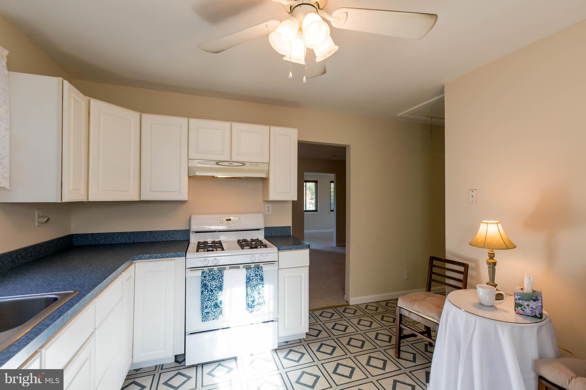 13382 Hill Road Newburg, MD 20664 - Photo 21 of 30 Kitchen