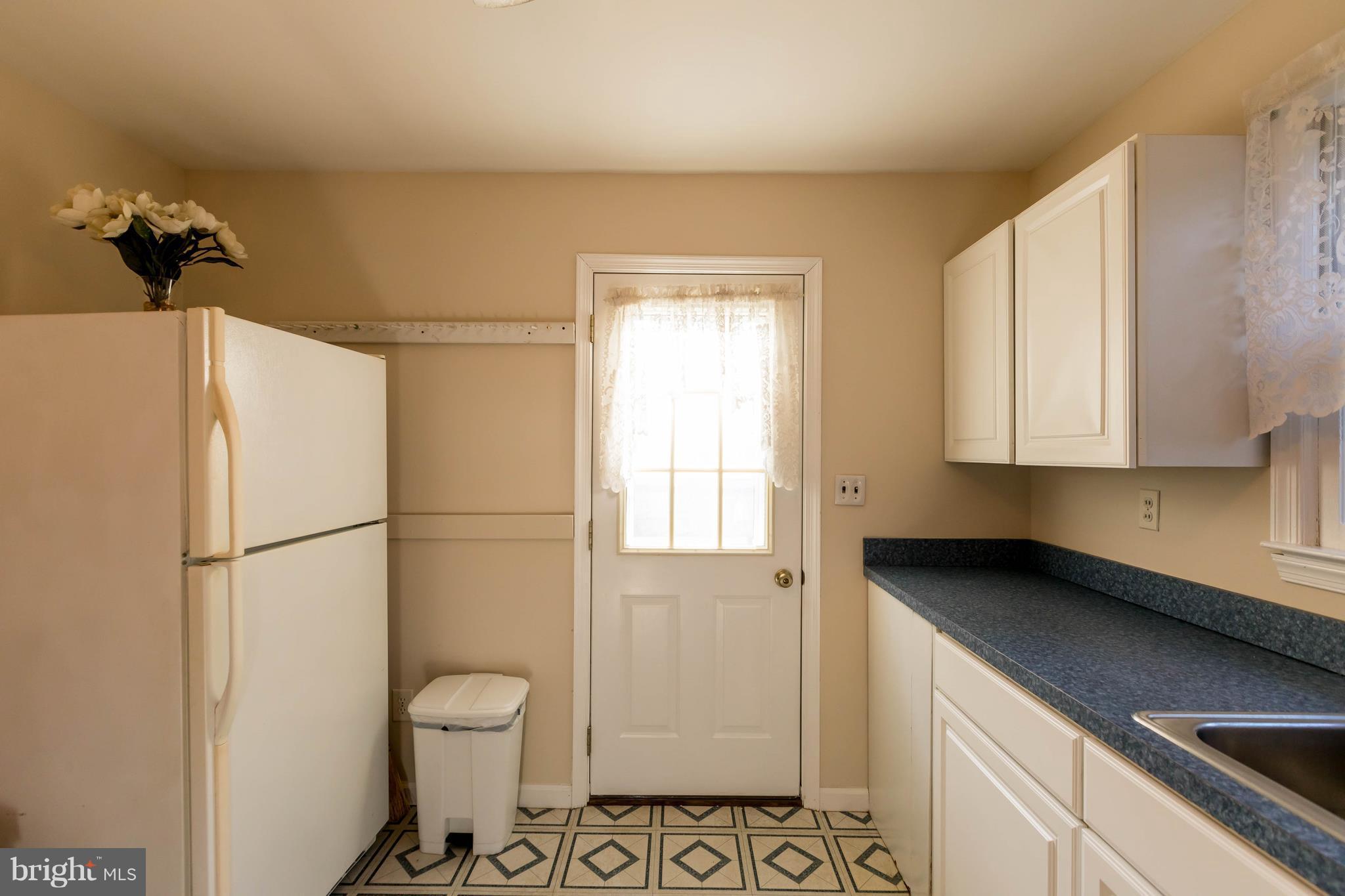 13382 Hill Road Newburg, MD 20664 - Photo 23 of 30 Kitchen