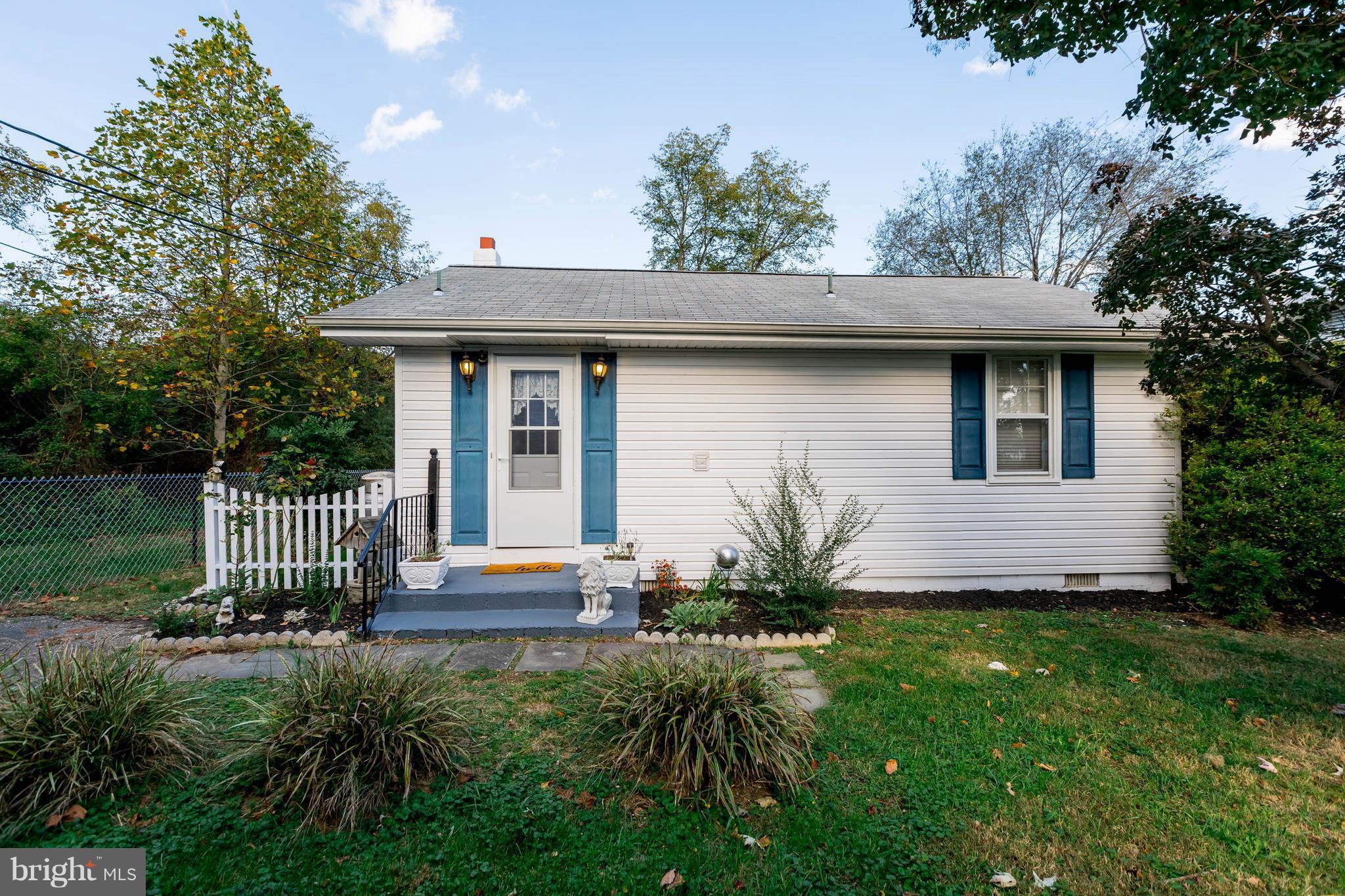 13382 Hill Road Newburg, MD 20664 - Photo 7 of 30 Exterior (Front)