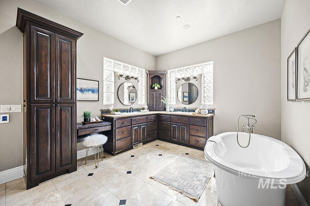 3598 North Timber Ridge Lane Eagle, ID 83616 - Photo 17 of 39