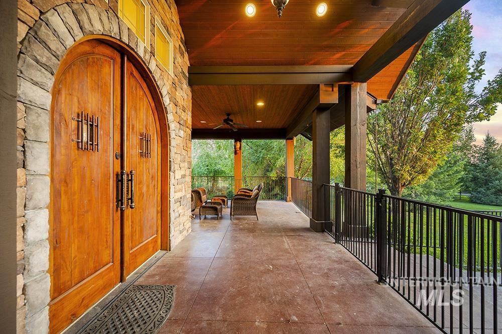 3598 North Timber Ridge Lane Eagle, ID 83616 - Photo 4 of 39