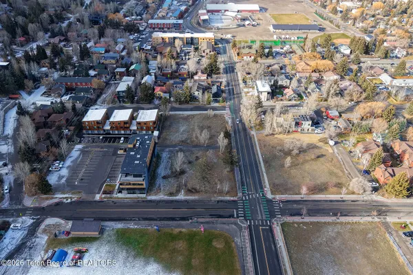 $16,000,000 | 100 West Snow King Avenue, Jackson, WY 83001