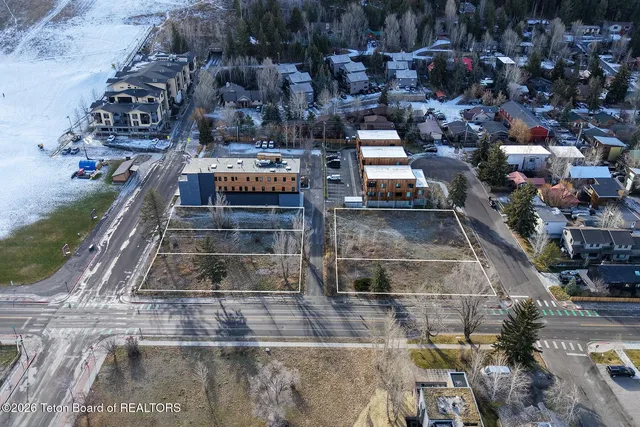 $16,000,000 | 100 West Snow King Avenue, Jackson, WY 83001