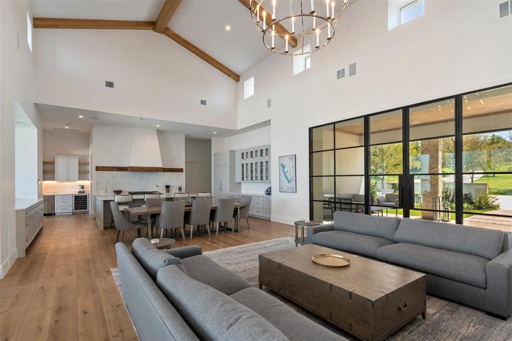 455 Sun Valley Mabank, TX 75147 - Photo 5 of 35 a living room with furniture and a large window